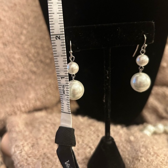 Pearl necklace and earrings set - Picture 9 of 12